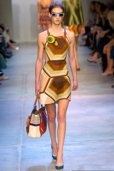 Look 27